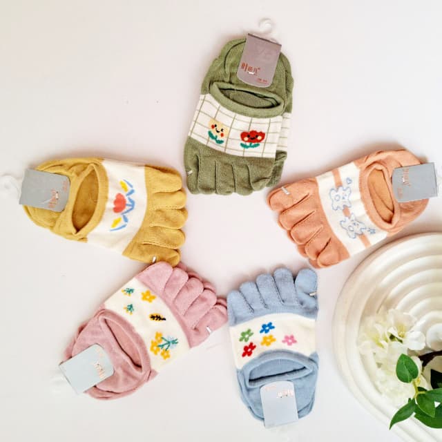 جوراب مچی فانتزی انگشتی زنانه طرح گل