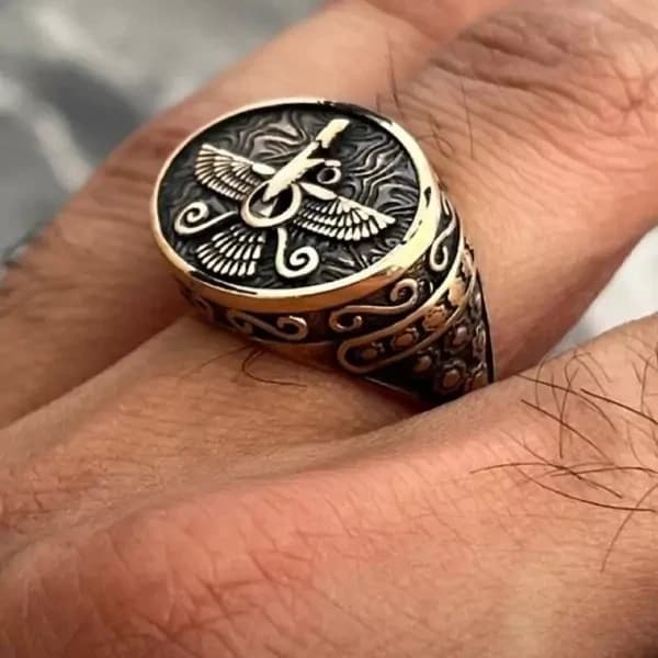 انگشترمردانه استیل طرح فروهر پارس اهورا مزدا