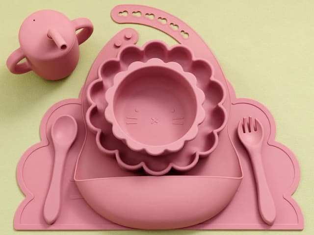 ست ظرف غذا سیلیکونی 9 تکه طرح شیر