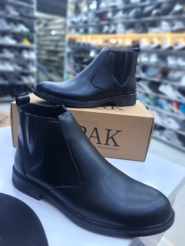 نیم بوت مردانه چرمی واکس خور  مشکی بغل زیپی برند PAPINUS